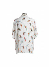 Cargar imagen en el visor de la galería, Camisa Caribbean de Hombre – Estilo Hawaiano con Estampado de Aves Tropicales (Blanca Multicolor, Talla XL)