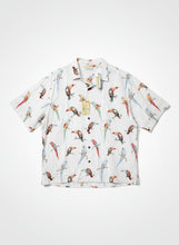 Cargar imagen en el visor de la galería, Camisa Caribbean de Hombre – Estilo Hawaiano con Estampado de Aves Tropicales (Blanca Multicolor, Talla XL)