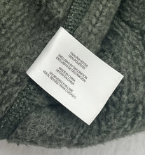 Cargar imagen en el visor de la galería, Suéter Eddie Bauer Polar Verde Bosque (Talla M)
