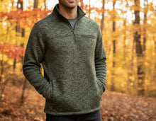 Cargar imagen en el visor de la galería, Suéter Eddie Bauer Polar Verde Bosque (Talla M)
