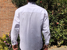 Cargar imagen en el visor de la galería, Camisa De Manta Manga Larga Cuello Estilo Mao Tipo Guayabera
